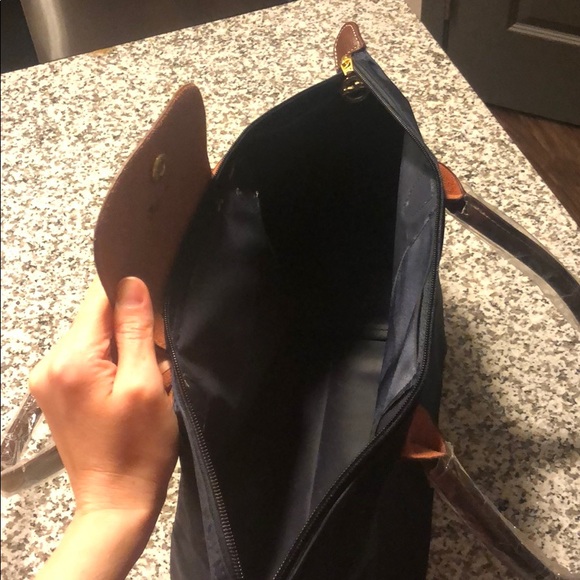 Medium navy blue purse - Picture 3 of 3